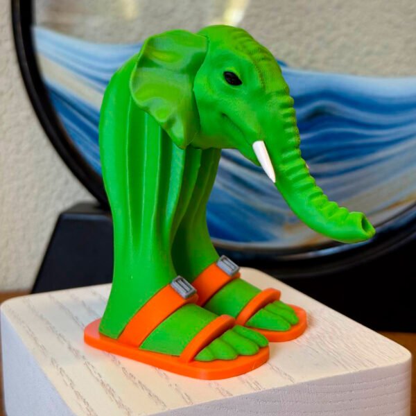 Larili Larila Figurine - Image 3