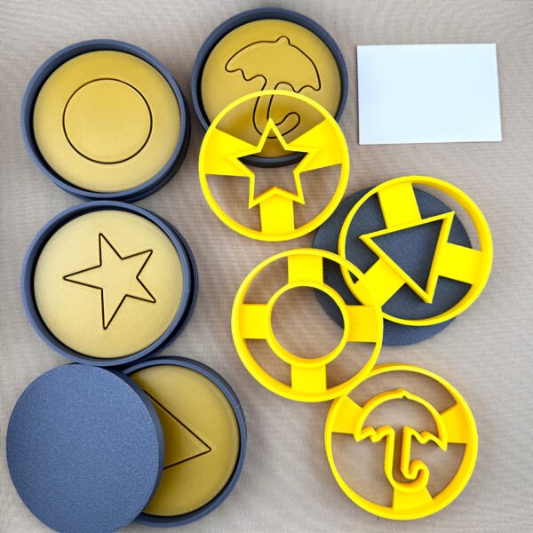Squid Game Souvenir Cookie Set + Cookie Cutters - Image 3